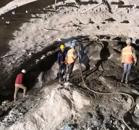 建瓯拱顶带模注浆料的施工流程及注意事项